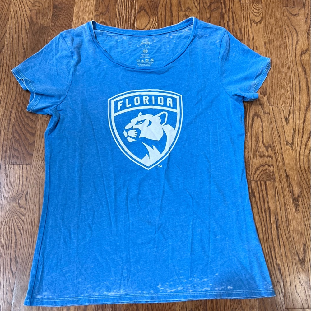 Women’s Florida Panthers Distressed Graphic Tee